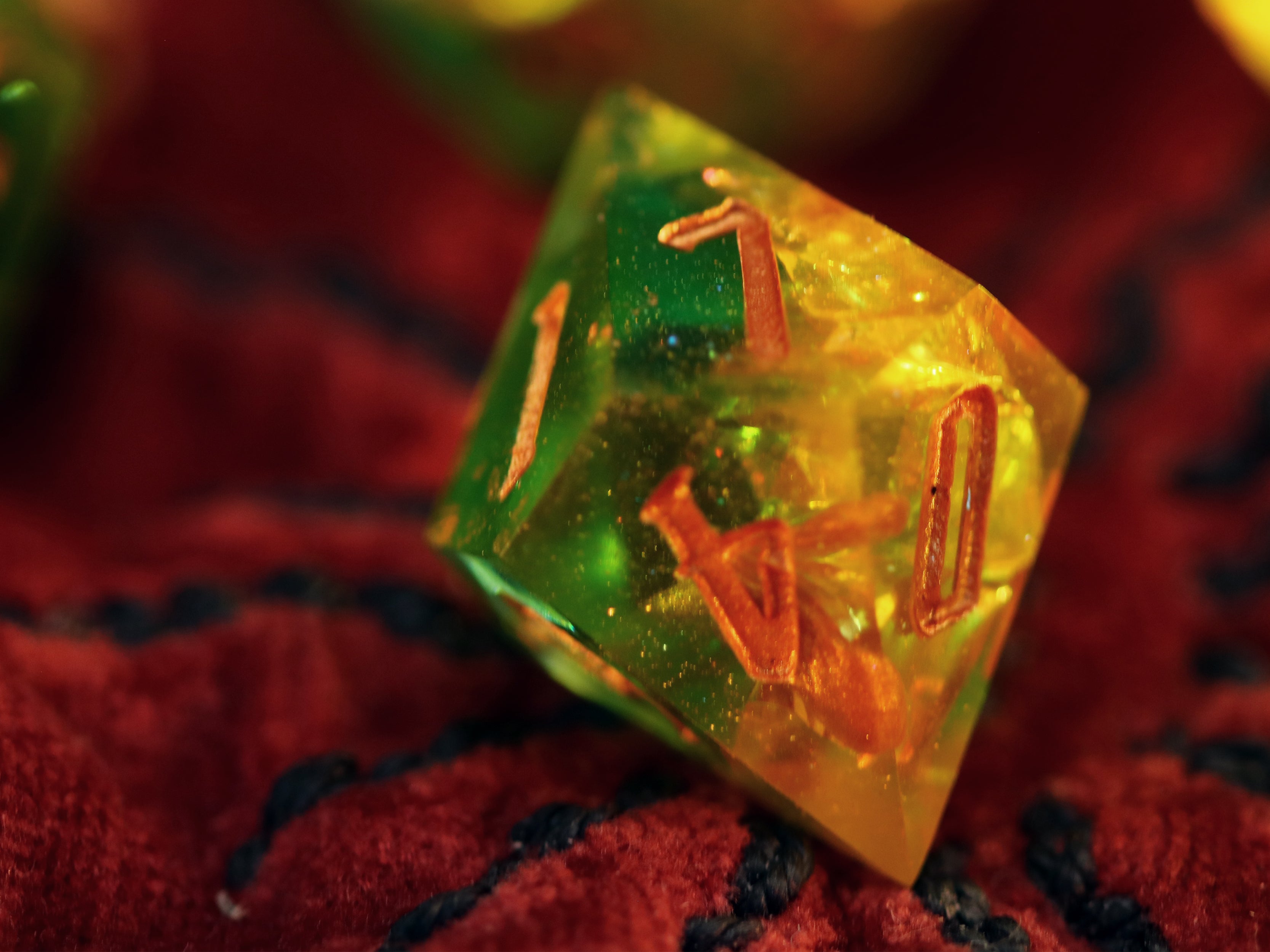 Gemas Arcanas - Juego de dados poliédricos hechos a mano